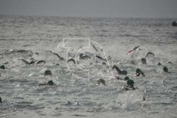 Ricardo Hernández y Raquel Aróstegui ganan con autoridad el XXVII Triatlón de Salinetas (Foto TA)